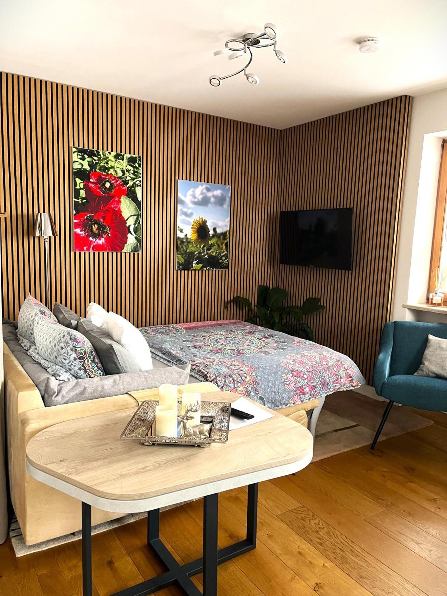 Apartment Wohlfuehlplatzl - Urgemuetlich & Ruhig Vogtareuth エクステリア 写真