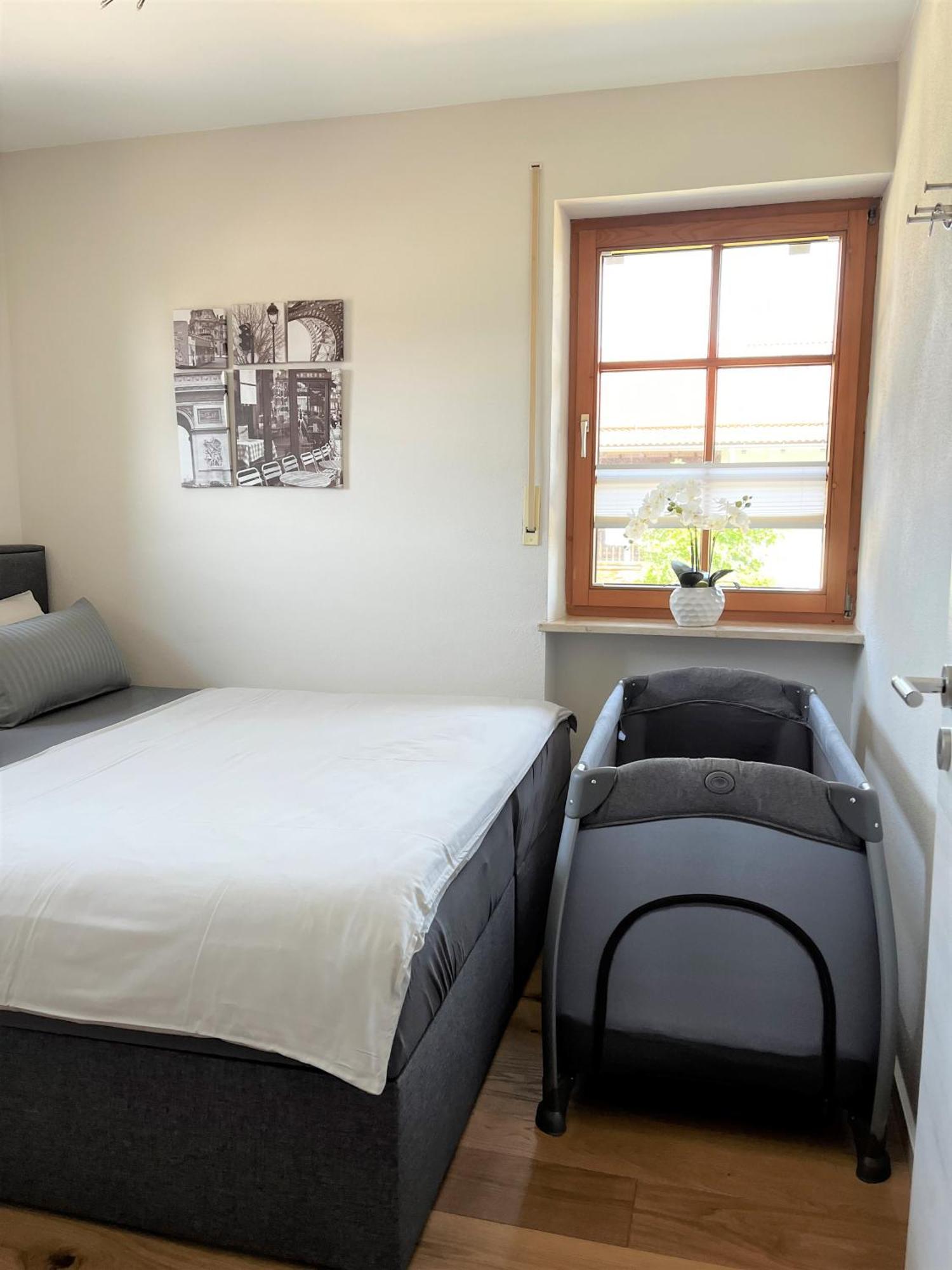 Apartment Wohlfuehlplatzl - Urgemuetlich & Ruhig Vogtareuth エクステリア 写真