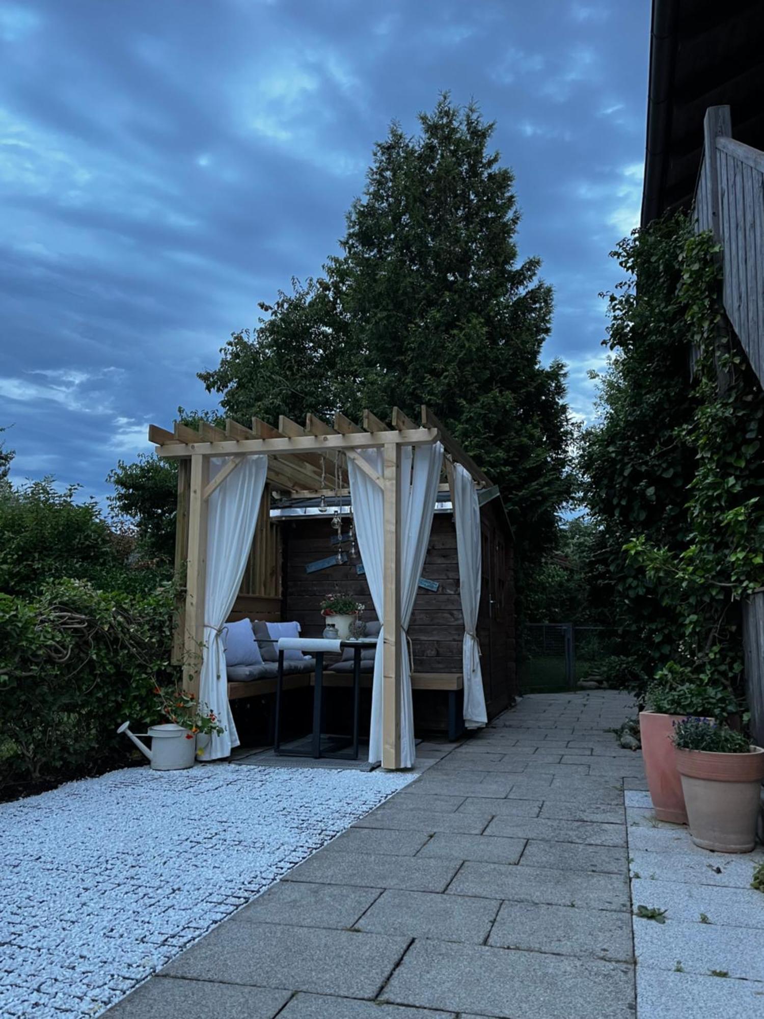 Apartment Wohlfuehlplatzl - Urgemuetlich & Ruhig Vogtareuth エクステリア 写真